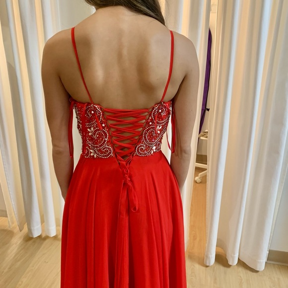 Beautiful Red Prom dress ! - Picture 6 of 6